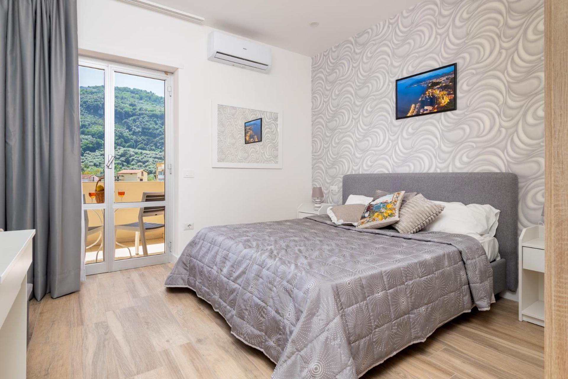 סורנטו Nonno Angelo - 4 Bedrooms With Free Parking & Seaview Balcony מראה חיצוני תמונה
