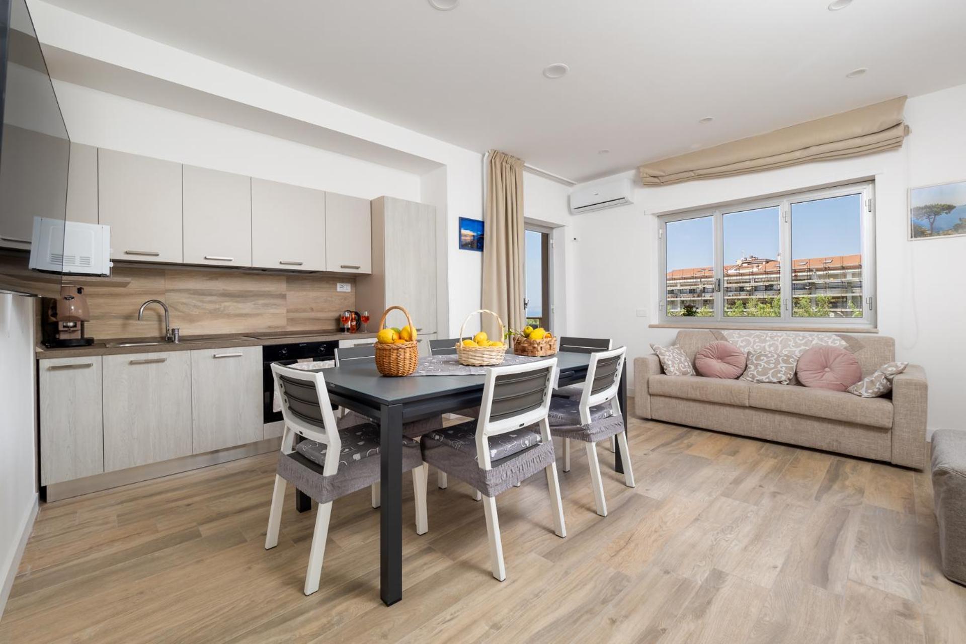 סורנטו Nonno Angelo - 4 Bedrooms With Free Parking & Seaview Balcony מראה חיצוני תמונה